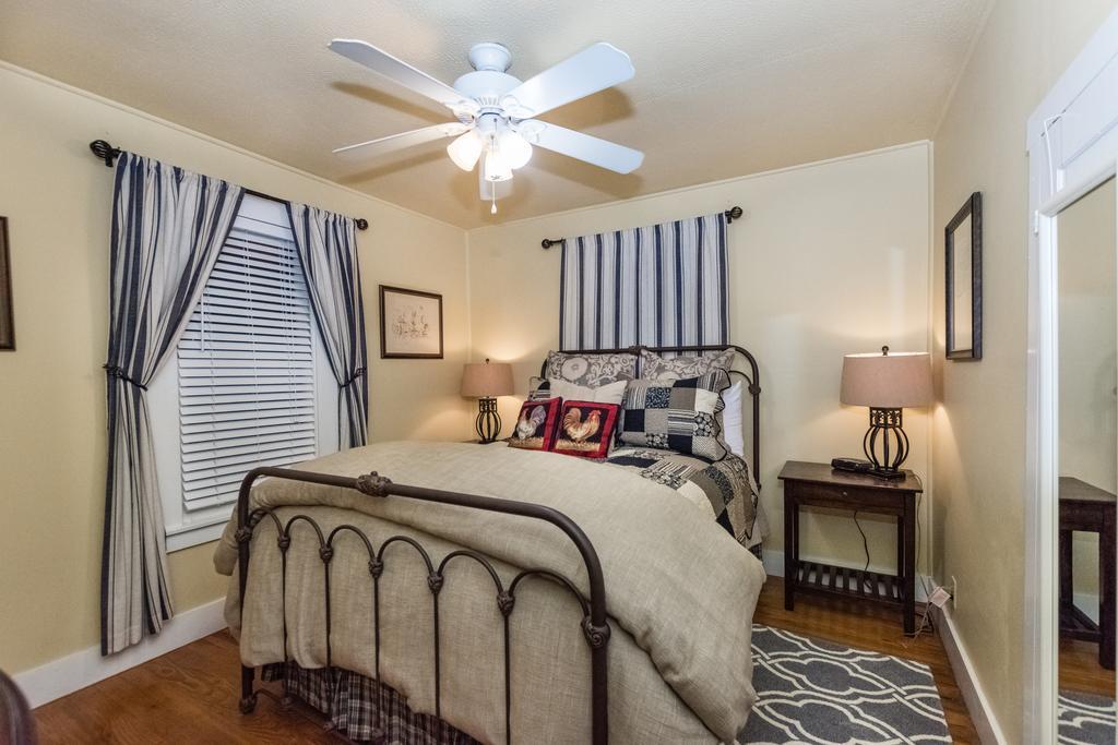 Agape Front Cottage Fredericksburg Buitenkant foto
